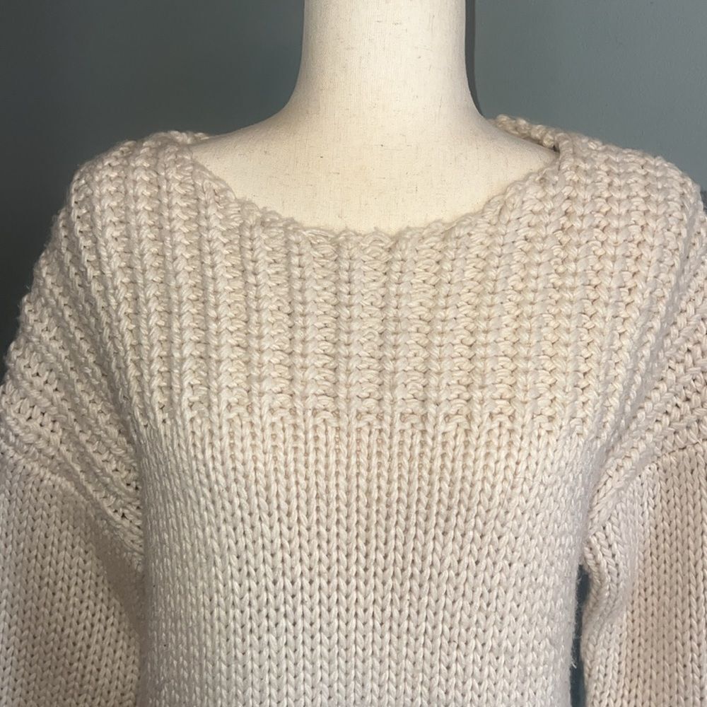 Women’s Large chunky knit thick knit cream neutral sweater - Picture 4 of 14